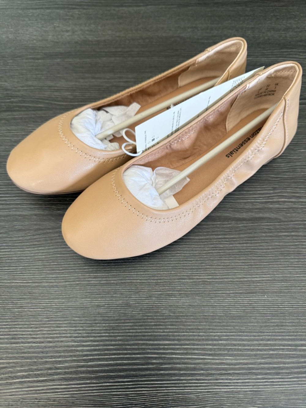 Amazon Essentials Women's Beige Ballet Flats - Picture 6 of 9